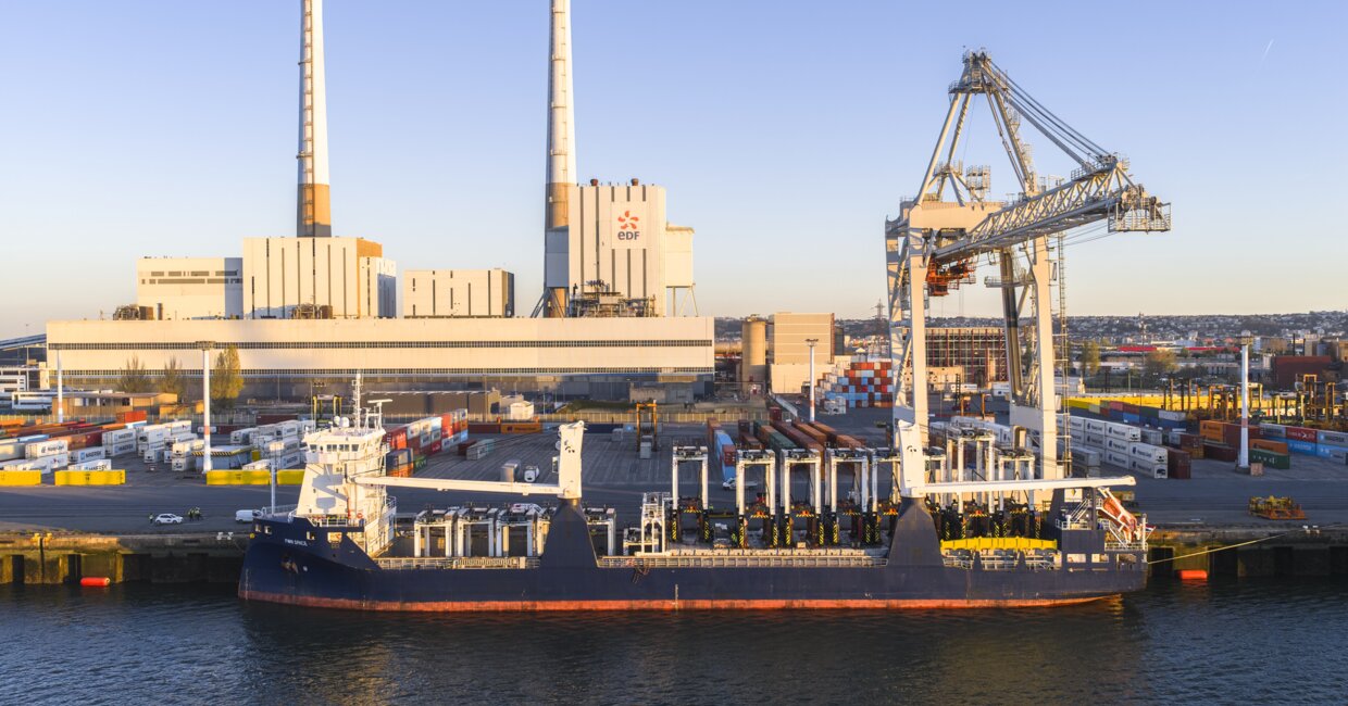 Hanseatic Global Terminals Le Havre takes a delivery of 14 Kalmar Hybrid Straddle Carriers