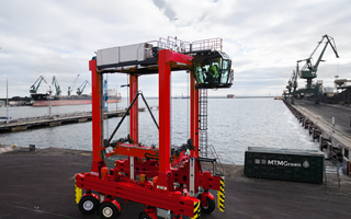 The best of both worlds for straddle and shuttle carrier operations