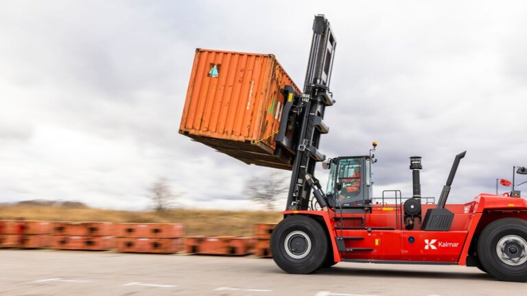 Heavy Forklift Trucks 18-54 ton